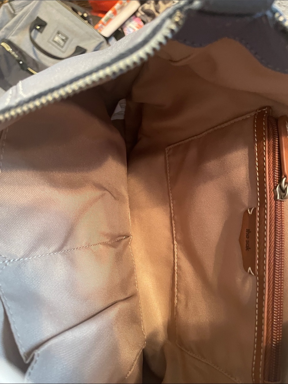 The sak  Leather Hobo Bag zipper closure - Picture 9 of 10